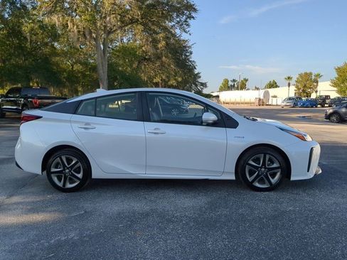 Used 2021 Toyota Prius XLE image 3