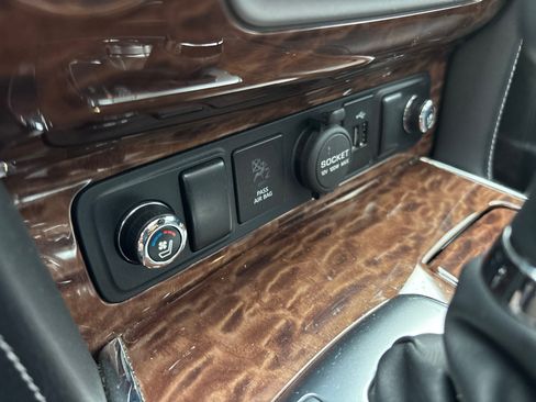 Used 2019 Nissan Armada Platinum w/ Captain's Chairs Package AWD/4WD image 23