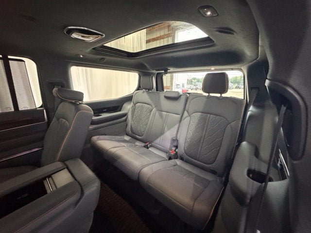 Used 2024 Jeep Grand Wagoneer Series III w/ Rear Seat Video Group 1 AWD/4WD image 20