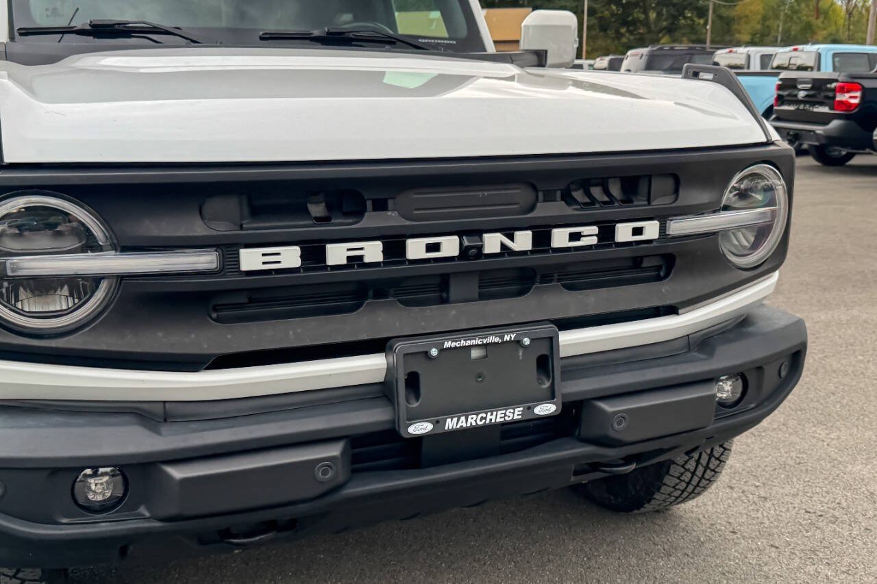 Used 2022 Ford Bronco Outer Banks AWD/4WD image 9