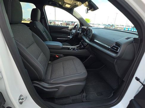 Used 2025 Chevrolet Traverse LT w/ Driver Confidence Package FWD image 11