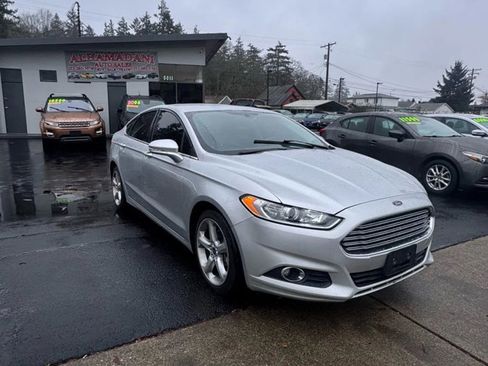 Used 2016 Ford Fusion SE image 1