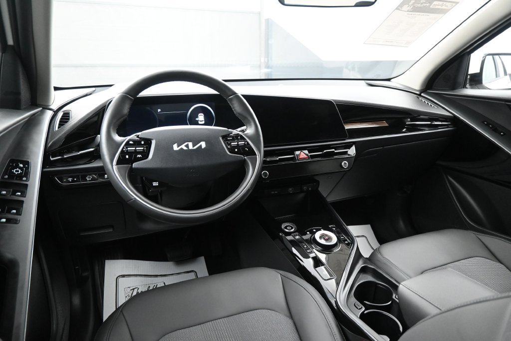 Used 2025 Kia Niro Wind w/ Wind Preserve Package FWD image 25