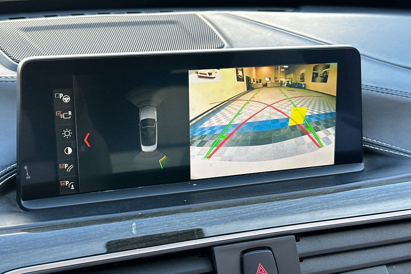 Used 2018 BMW M4 Convertible w/ Executive Package RWD image 27