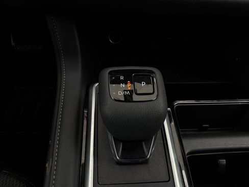 Used 2025 Nissan Pathfinder SV FWD image 25