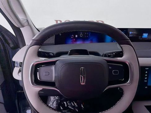 New 2026 Lincoln Navigator Reserve AWD/4WD image 12