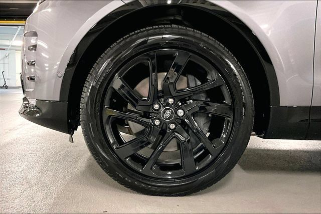 Certified 2025 Land Rover Discovery Dynamic SE AWD/4WD image 8