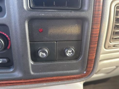 Used 2004 Cadillac Escalade 2WD image 9