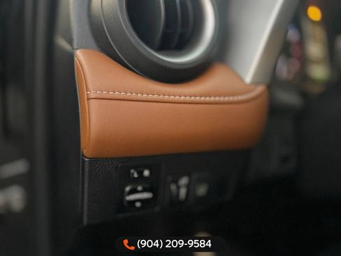 Used 2016 Toyota RAV4 Limited image 39