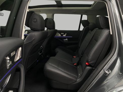 New 2026 Mercedes-Benz GLS 450 4MATIC image 32