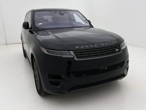 Used 2023 Land Rover Range Rover Sport SE image 3