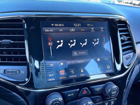 Used 2021 Jeep Grand Cherokee Laredo X image 26