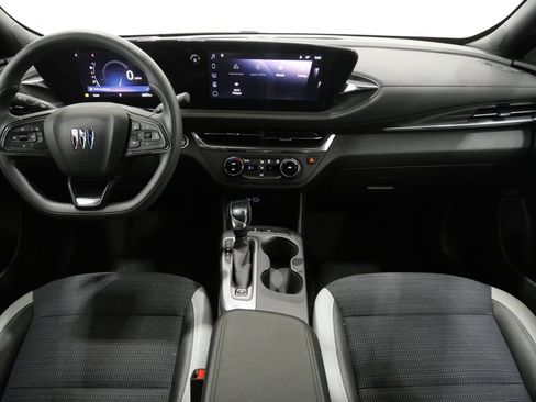 Used 2025 Buick Envista Preferred FWD image 9