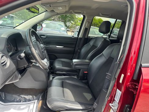 Used 2016 Jeep Compass Latitude image 10