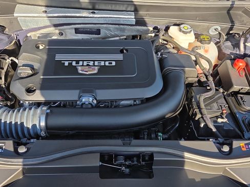 Used 2024 Cadillac XT4 Sport w/ Cold Weather Package image 28