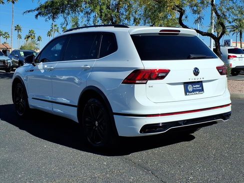 Certified 2022 Volkswagen Tiguan SE R-Line image 5