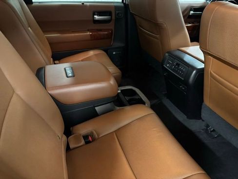 Used 2021 Toyota Sequoia Platinum AWD/4WD image 19
