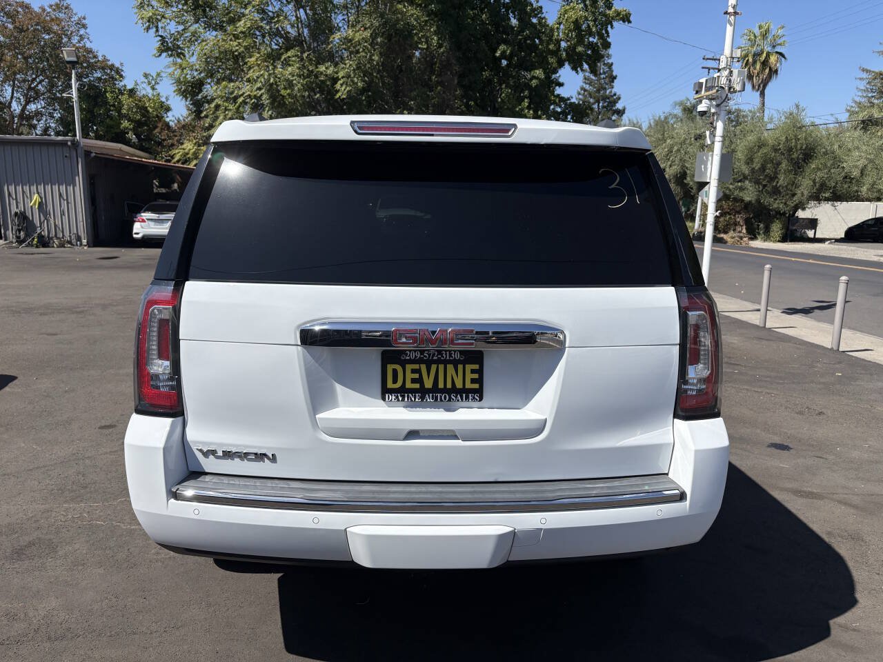 Used 2018 GMC Yukon Denali AWD/4WD image 8