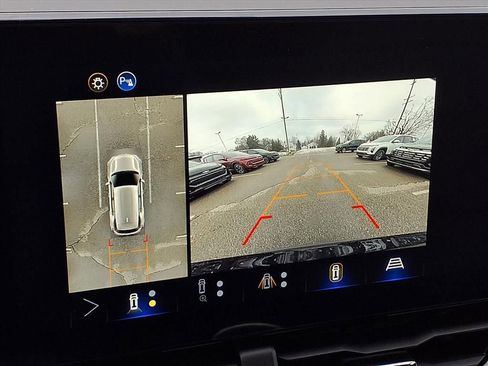 New 2026 Chevrolet Equinox LT w/ Convenience Package II FWD image 18