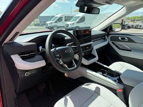 New 2026 Ford Explorer Platinum image 3