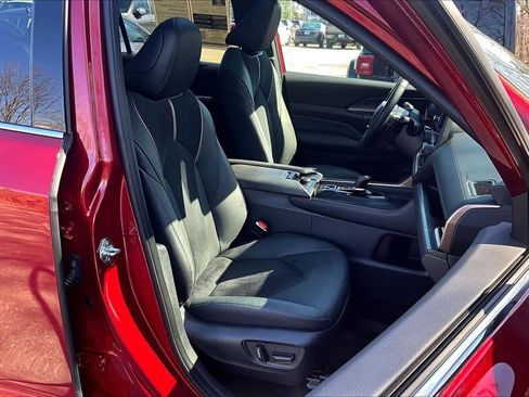 Certified 2025 Toyota Grand Highlander AWD Hybrid image 8