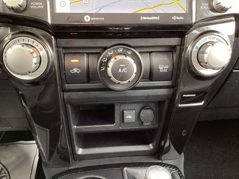 Used 2024 Toyota 4Runner TRD Off-Road Premium image 19