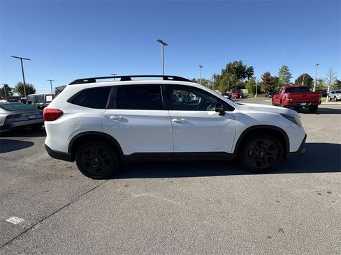 Used 2023 Subaru Ascent Onyx Edition image 10