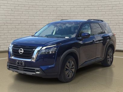 Used 2025 Nissan Pathfinder SV