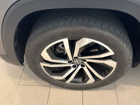 Used 2023 Volkswagen Atlas SEL AWD/4WD image 9