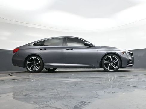 Used 2018 Honda Accord Sport image 29