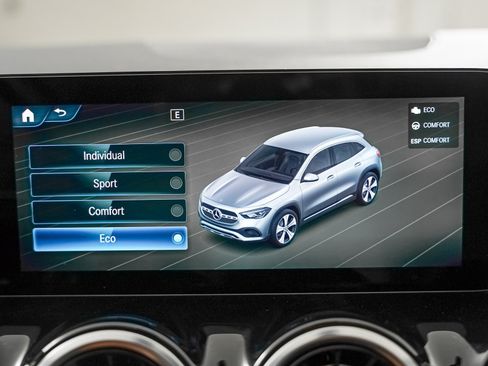Certified 2023 Mercedes-Benz GLA 250 image 17