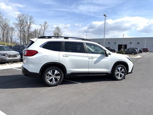 Used 2025 Subaru Ascent Premium image 8