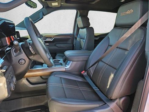 New 2026 Chevrolet Silverado 1500 High Country AWD/4WD image 4