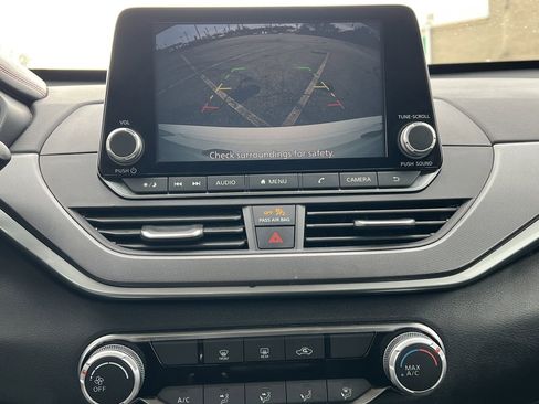 Used 2024 Nissan Altima 2.5 SR image 3