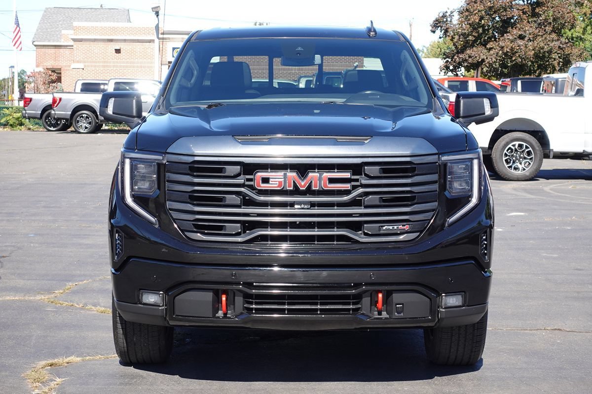 Used 2023 GMC Sierra 1500 AT4 w/ AT4 Preferred Package AWD/4WD image 5