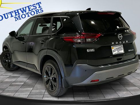 Used 2023 Nissan Rogue SV w/ SV Premium Package image 4