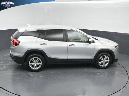 Used 2022 GMC Terrain SLE FWD image 16