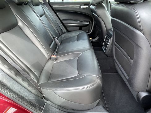Used 2022 Chrysler 300 Touring L image 15