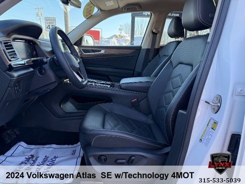 Used 2024 Volkswagen Atlas SE image 12