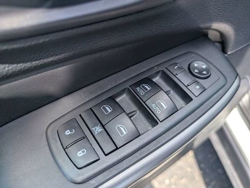 Used 2019 Jeep Cherokee Limited AWD/4WD image 15