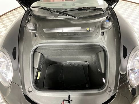 Used 2019 Porsche 911 Targa 4 AWD/4WD image 27