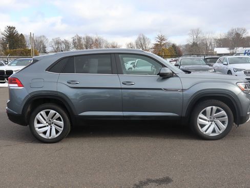 Used 2020 Volkswagen Atlas Cross Sport SE w/ Panoramic Sunroof Package image 4