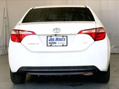 Used 2017 Toyota Corolla LE image 4