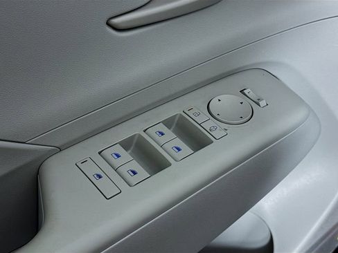 New 2026 Hyundai Kona SE image 28