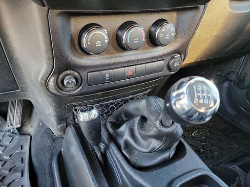 Used 2015 Jeep Wrangler Sport w/ Quick Order Package 23S image 27