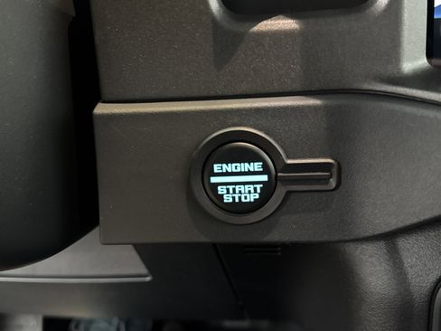 New 2025 Ford Bronco Badlands image 28