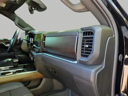 Used 2026 Chevrolet Silverado 1500 High Country w/ LPO, Utility Wall Package AWD/4WD image 14