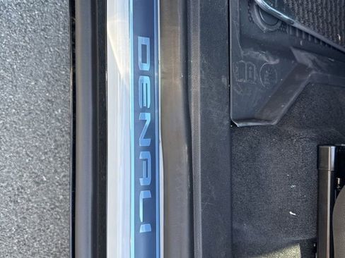 New 2026 GMC Acadia Denali Ultimate w/ LPO, Floor Liner Package AWD/4WD image 72