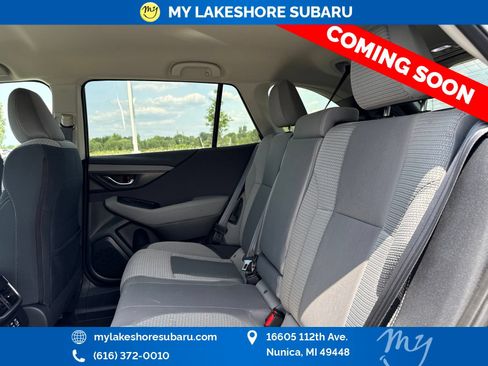 Used 2025 Subaru Outback Premium AWD/4WD image 11