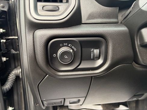 Used 2024 RAM 2500 Tradesman w/ Chrome Appearance Group image 10